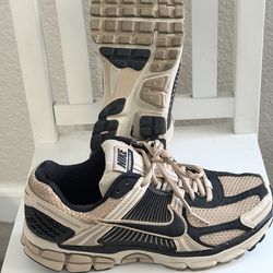 Nike Vomero  5