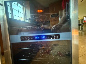 Magic Chef wine refrigerator