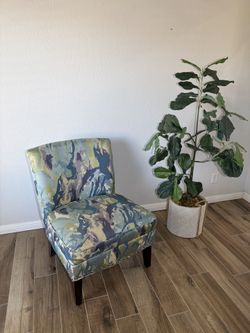Accent Chair 