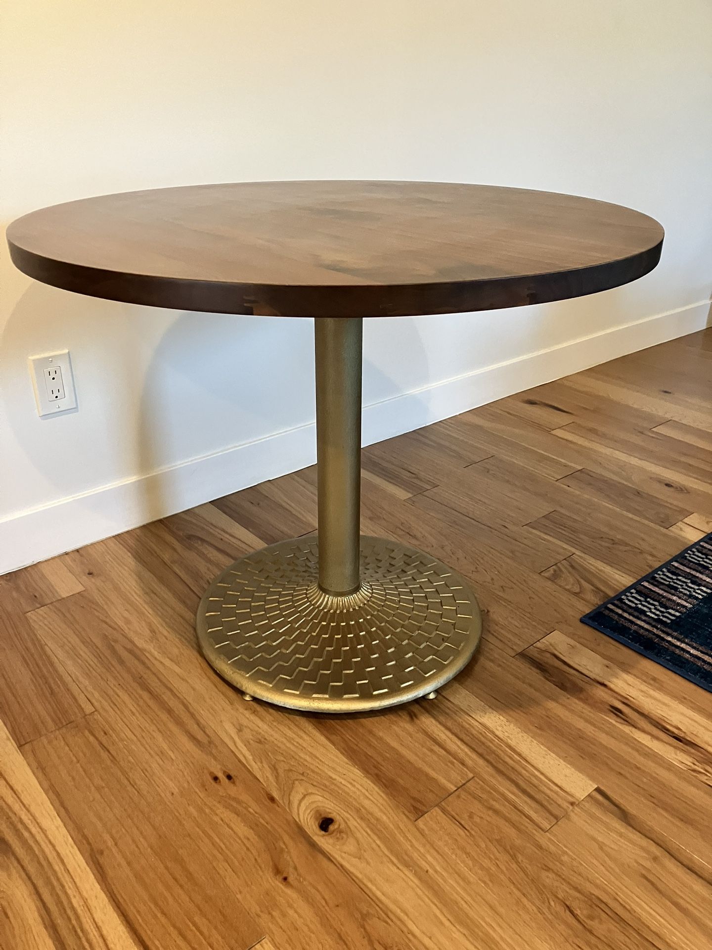 HD Buttercup Dining Table