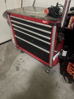 Milwaukee tool chest