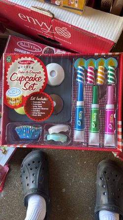 Melissa & Doug Cupcake set
