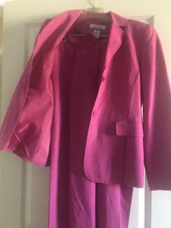 Nine West size 6 p suit
