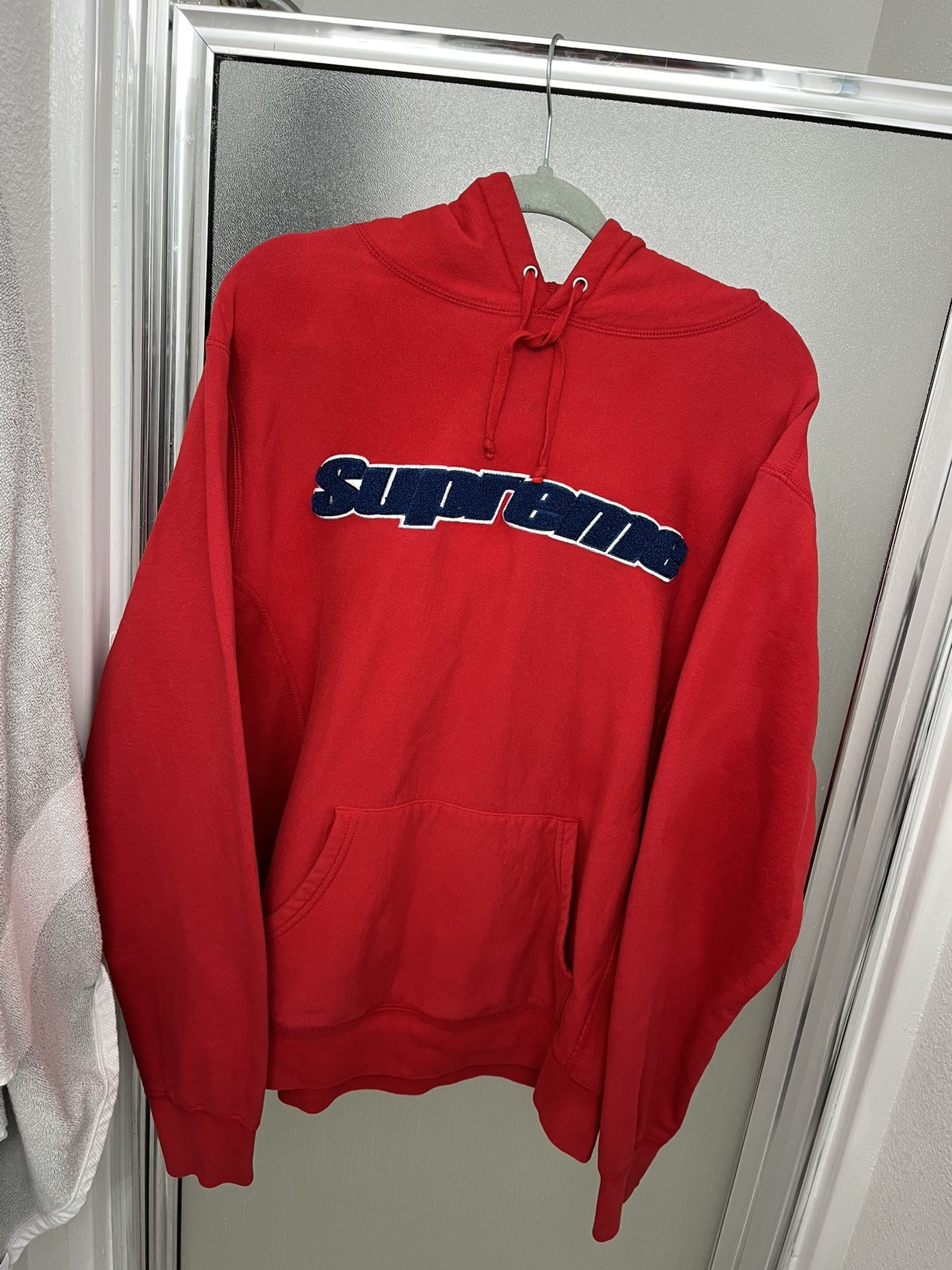 Supreme Hoodie