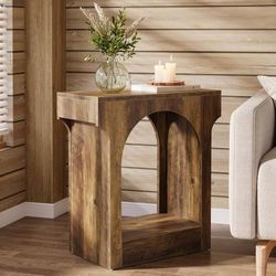 Wood End Table/ Buro De Madera 
