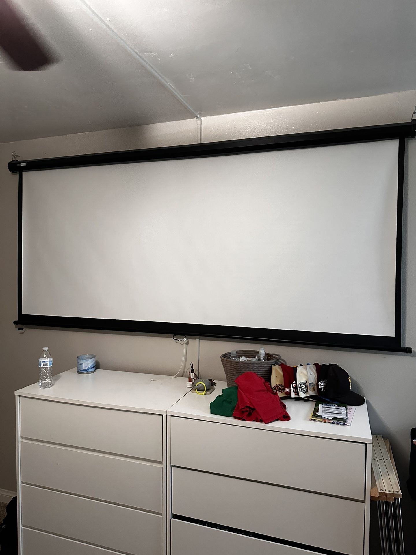 Projector Screen 