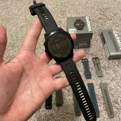 Garmin Fenix 7 Saphire Solar + Extra Straps