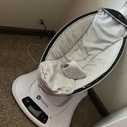 4MOMS SWING GREAT CONDITION $80