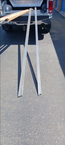 METAL SQUARE TUBING