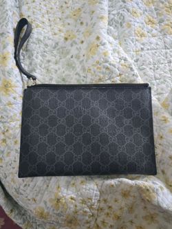 Gucci Essence Classic small pouch (authentic)