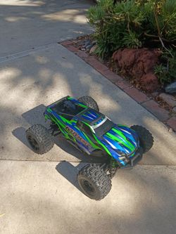 Traxxass maxx rolling chassis. Like new