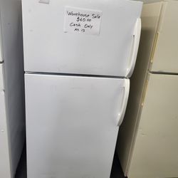 Warehouse Sale! Magic Chef 15 Cuft Refrigerator 