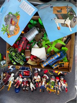 Playmobil 4796 (Pirate Tavern/Fort), 4797 (Pirate Cave), and Lots of Extra Figures and Accessories