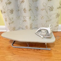 Ironing Bord And Iron