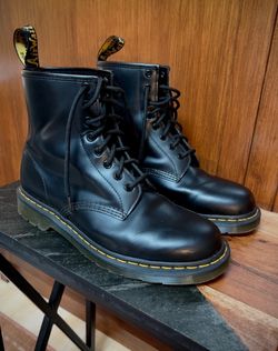 Classic, 8-hole,  Dr. Martens Boots