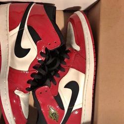 Jordan 1 Retro Chicago Bulls Patent (2003)