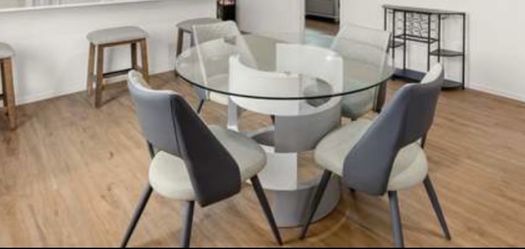 Kitchen Table and 4 Chairs EVERYTHING MUST GO