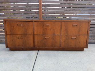 Vintage MCM / Danish 6-Drawer Dresser / Credenza