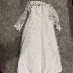 Size 14 David’s bridal Weddding Dress. 