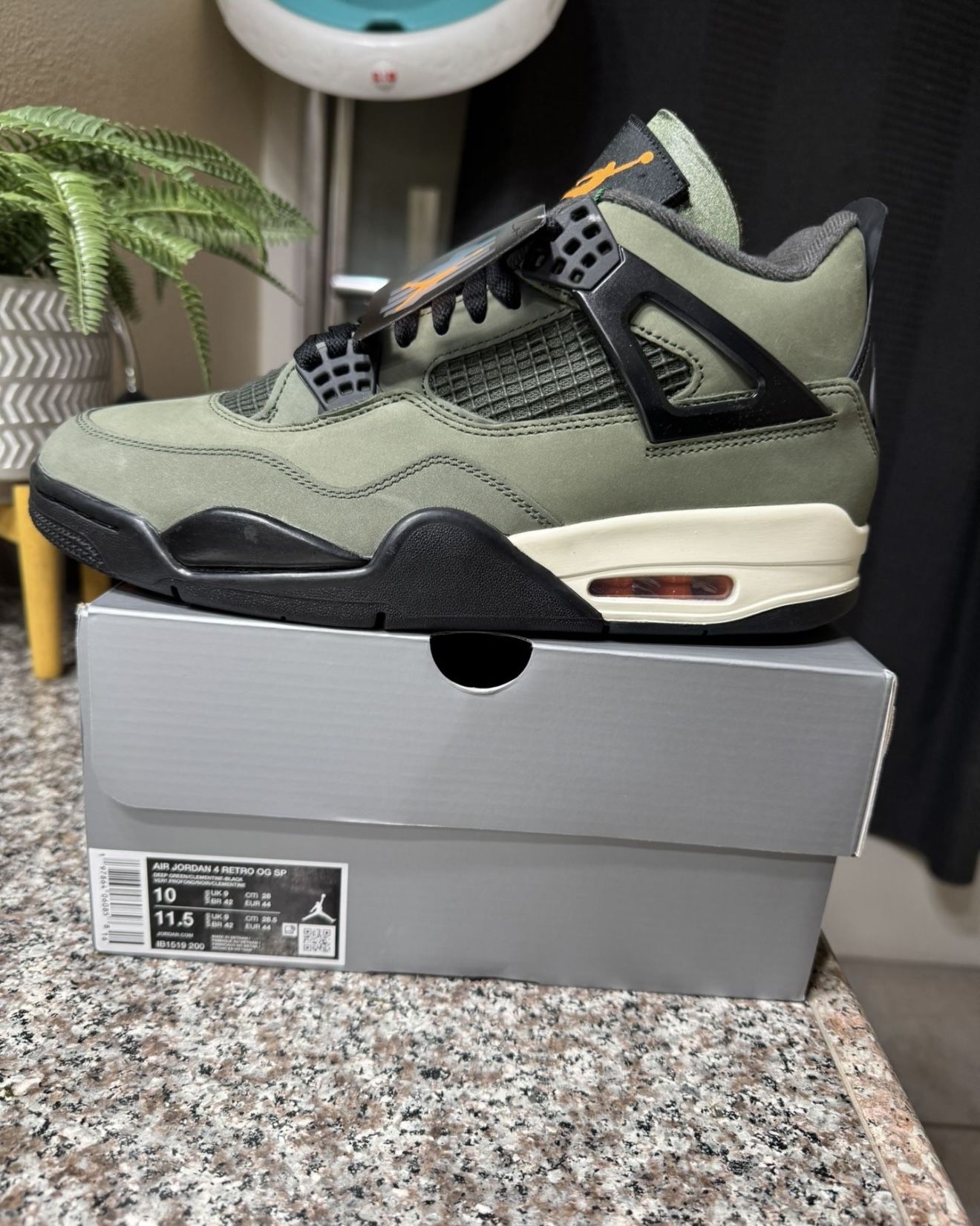 Jordan 4 Retro Undefeated 25