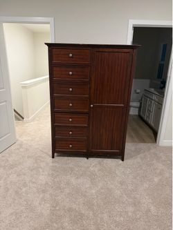 7 drawer fairly used- Natural wood as seen in the picture