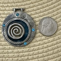 Silver Tone With Blue Glass Crystal Beads Pendant 