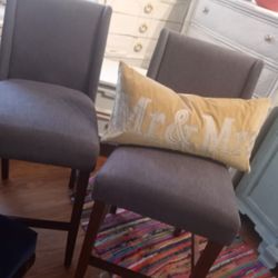 CUTE GRAY BAR STOOLS AT PICKY PINCHERS 801 TURNER ST CLEARWATER OPEN TODAY 12-4 FREE DELIVERY OPEN SUNDAYS GO BOLTS 