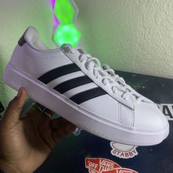 Adidas Court 2.0