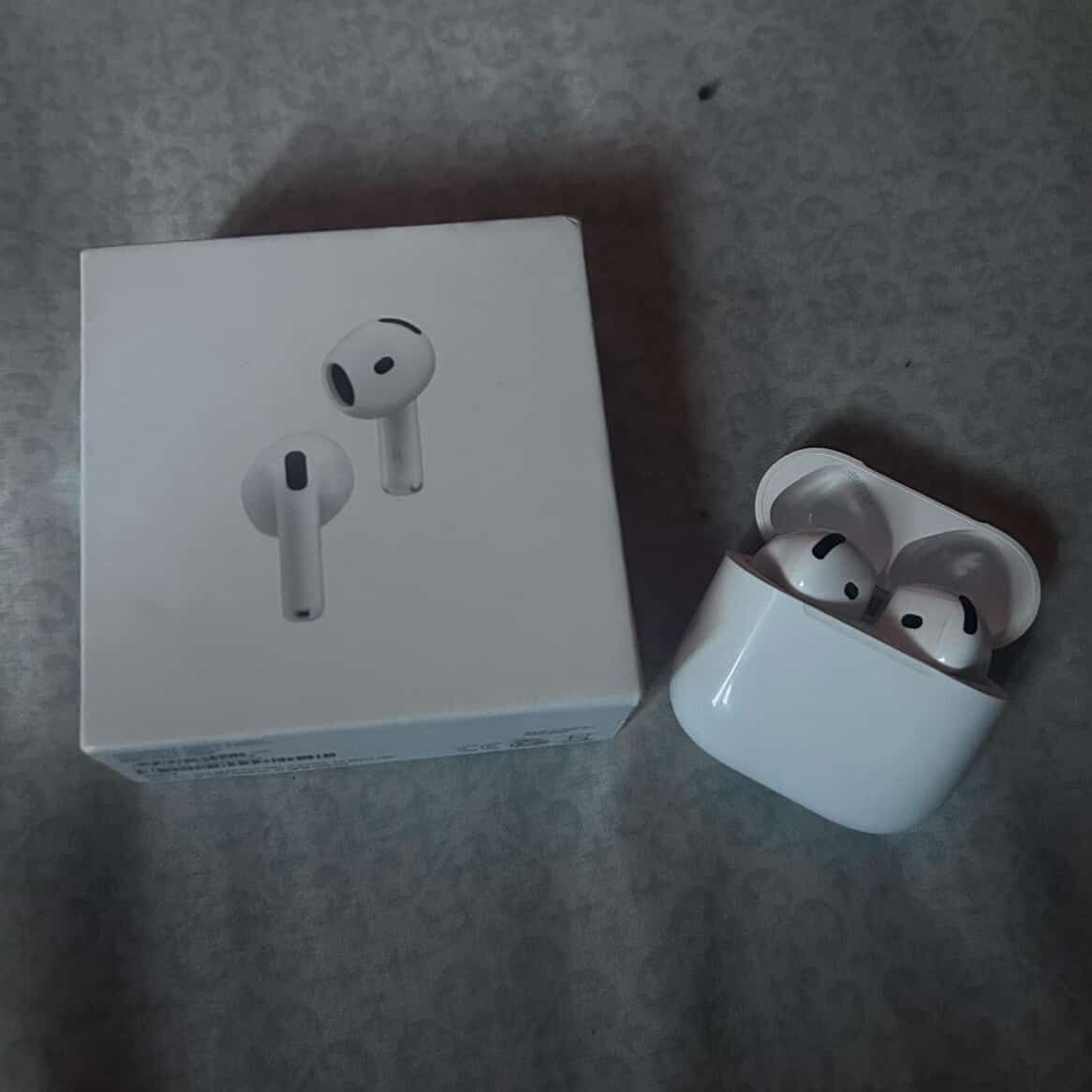 AirPods 4 ANC