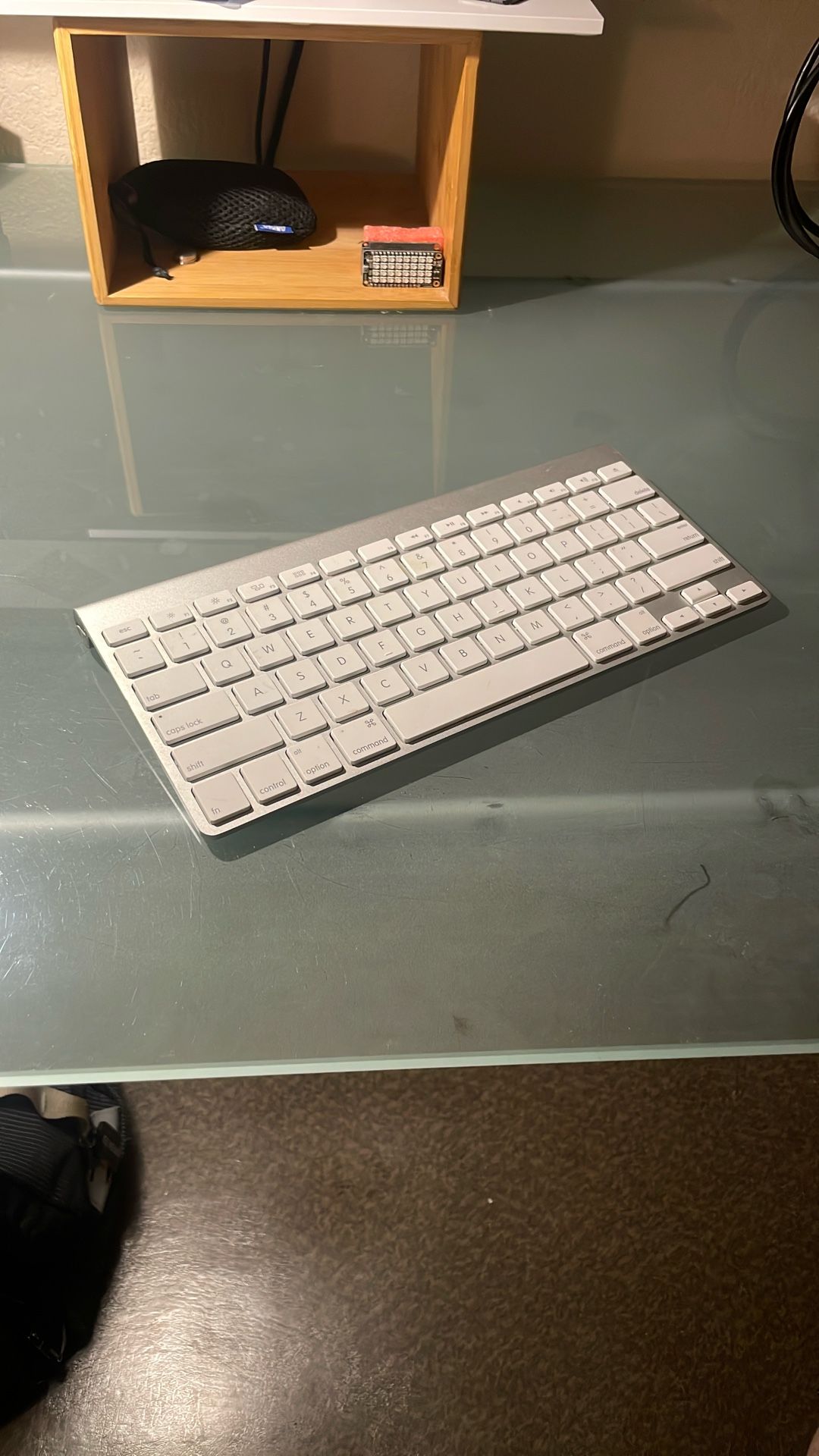 Apple Magic Bluetooth Keyboard - A1314