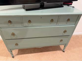 Dresser