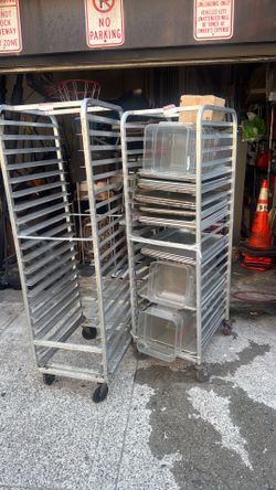 Tray holder