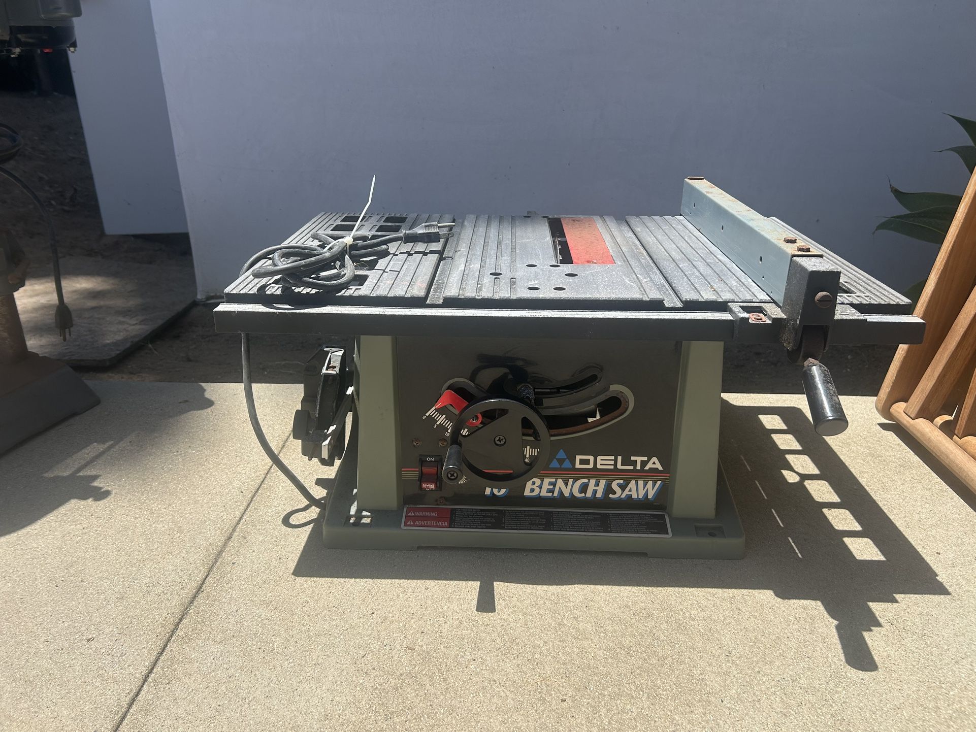 Delta 134974 Bench Saw (10”)