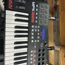 Akai MPK225 Midi Keyboard Controller