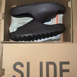 Yeezy Slide Soot 2021