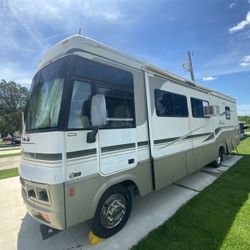 2002 Winnebago Adventurer Customs Workhorse Chasis