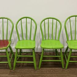 Set of 4 Vintage Windsor Dining Chairs – Solid Wood – Farmhouse Charm