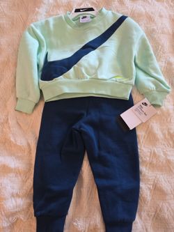 Nike 2 pc joggers set