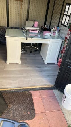 Desk With Chair