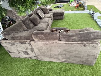 U-shaped sofa in good condition 5 pieces