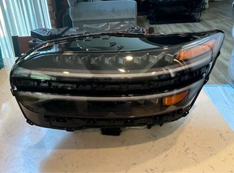 2025-2026 GENESIS GV70 LH DRIVER SIDE HEADLIGHT 92109oneAR510 COMPLETE OEM