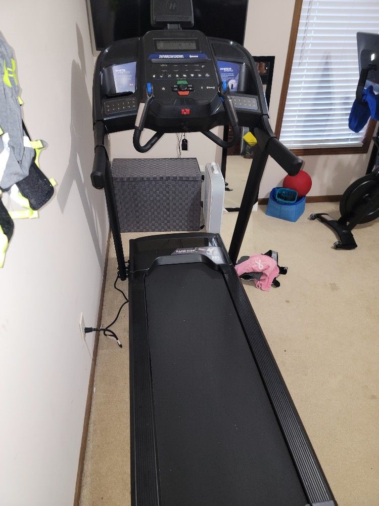 Horizon 7.0AT Treadmill