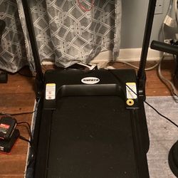 Treadmill Brand New Never Used!!