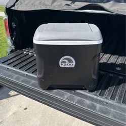 Igloo cooler