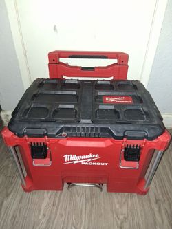 Milwaukee pack out