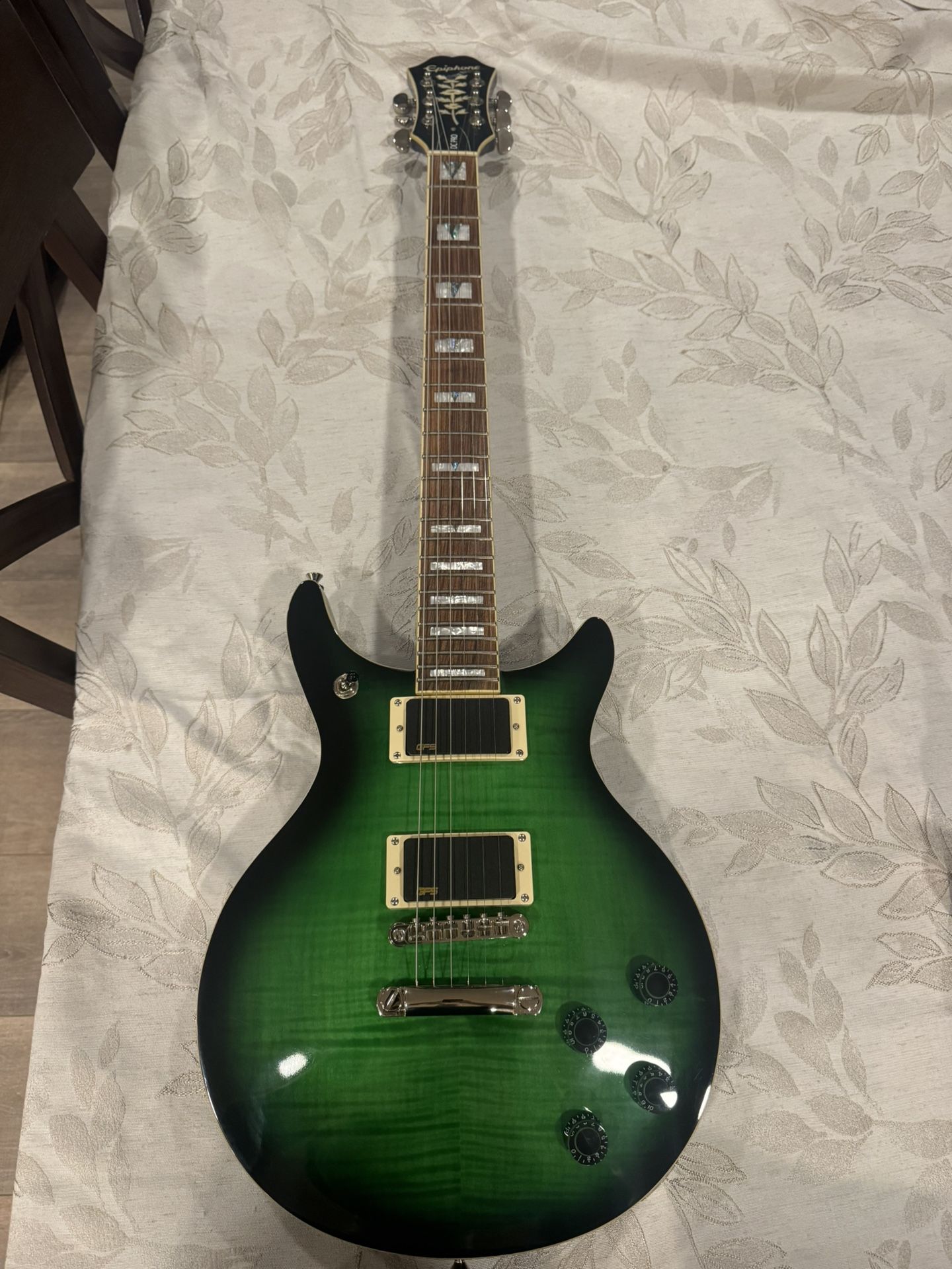 Epiphone double cutaway DC pro W/active pickups