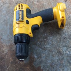 4 Sale Desalt DRILL 3/8 No Batery 25 Obo