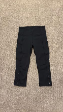 NEW Lululemon black capri leggings size 6