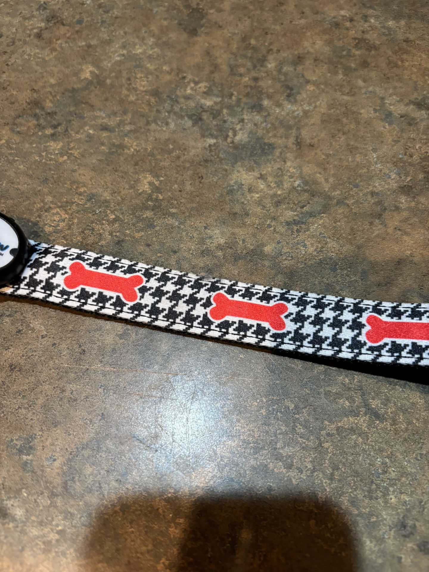 Dog E Glow dog collar. Light up collar. Medium/Large. 2 Light Modes