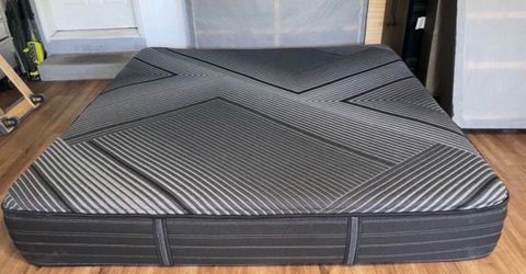 Beautyrest black king mattress